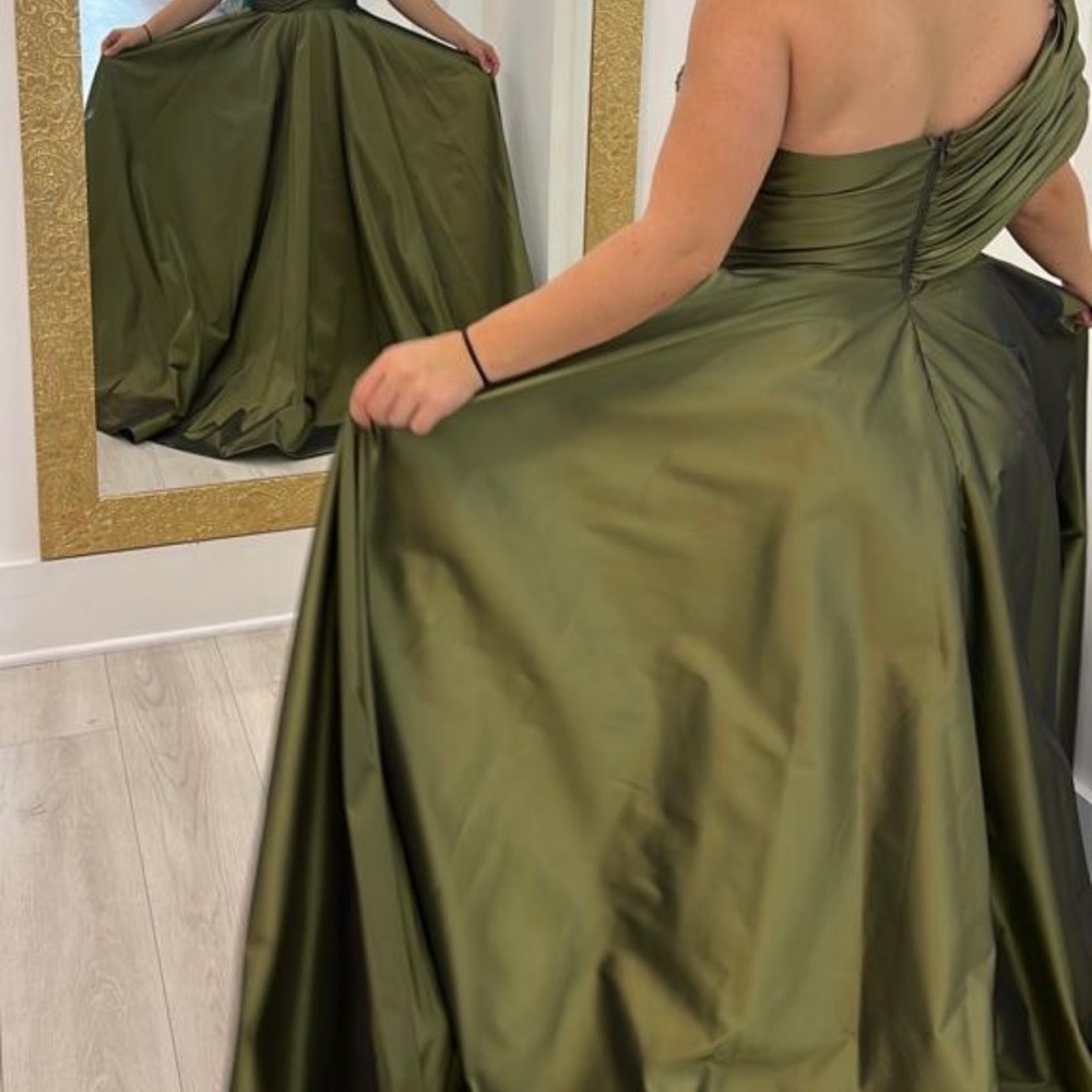 Designer Dress - Picture 2 of 2